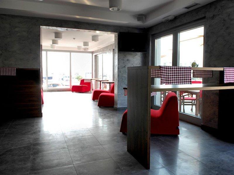 Hotel In Биоград-на-Мору Экстерьер фото