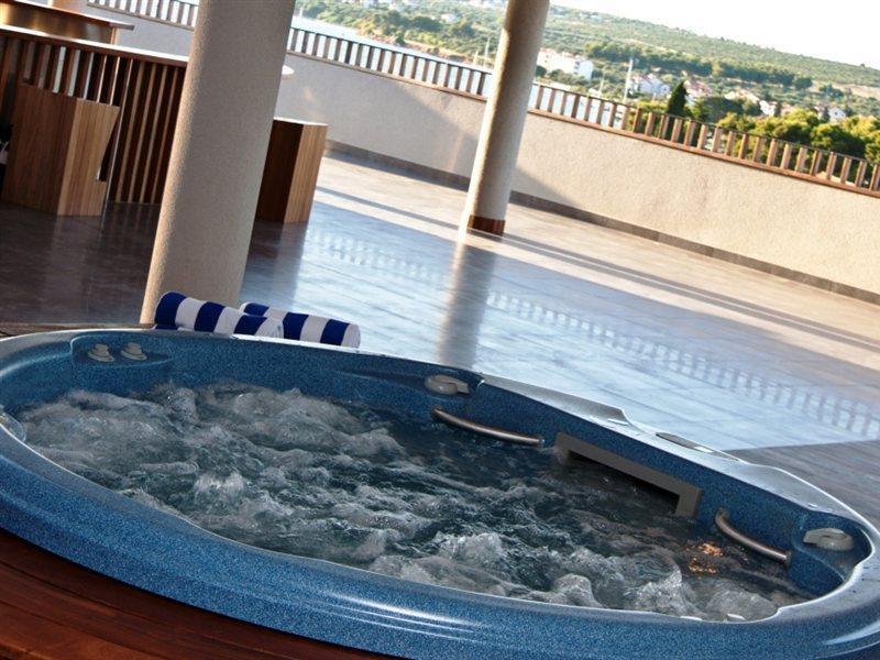 Hotel In Биоград-на-Мору Экстерьер фото